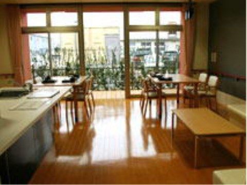 シェアグレイス商栄の食堂。おいしいお食事を沢山の入居者様と一緒に、楽しくお召し上がりになれます。