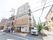 シティホテルを思わせるようなモダンな造りの6階建ての建物。道路とエントランスとの距離が短いので移動が楽。