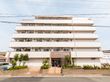 施設内にある敷地部分を含む、１階から６階までの建物全体の外観