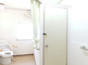 ケアホームの清潔なトイレ設備