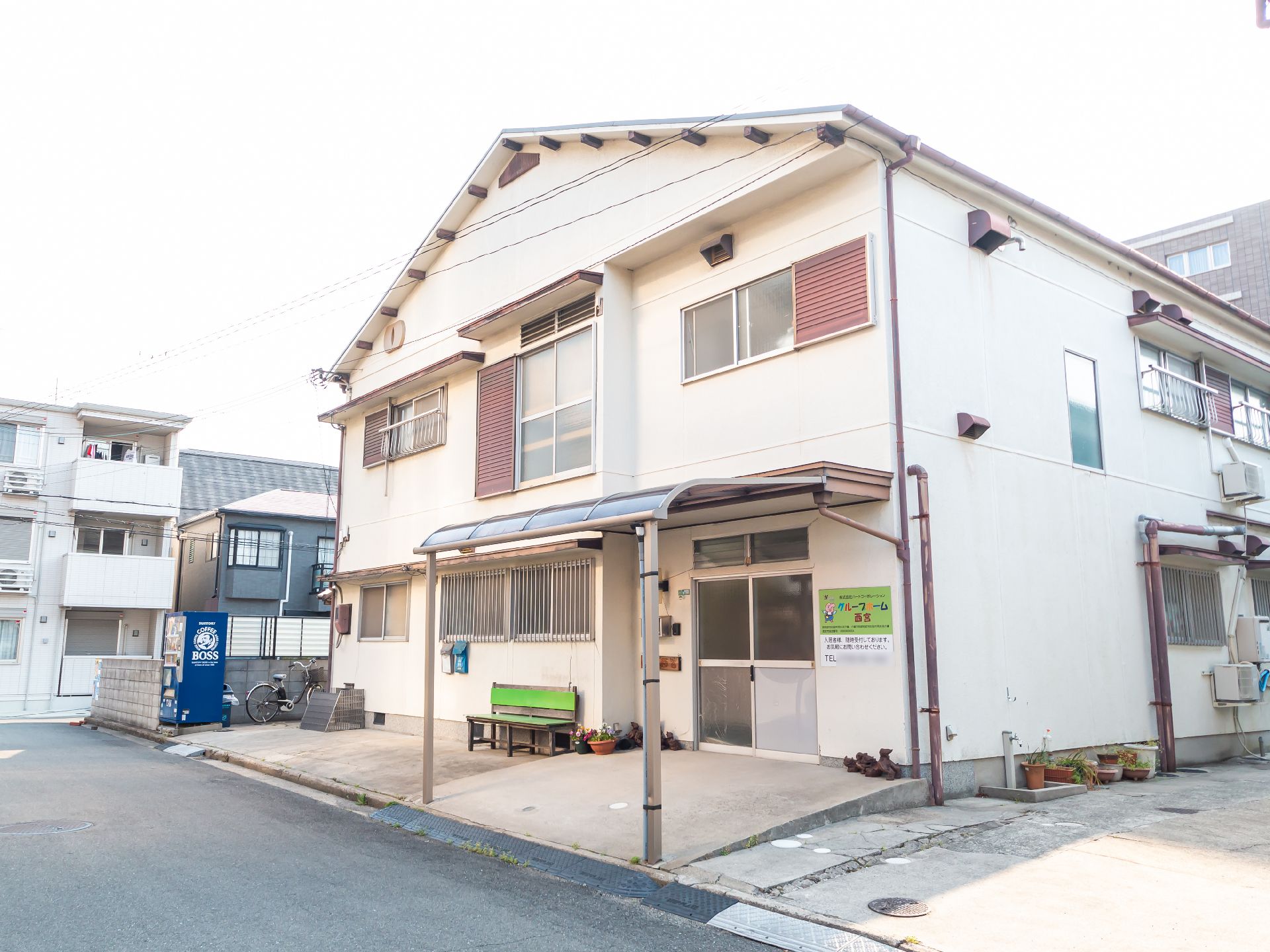 駐車場があり、家族や親せきが車で通いやすい介護施設