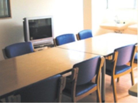 グループホーム豊中末広のリビング。日々多くの入居者様がこちらで親睦を深めていただいております。