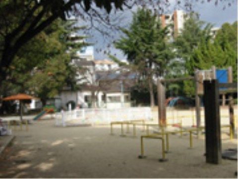 「有料老人ホーム我孫子」の周辺施設。子供たちの遊び声が聞こえる公園である。