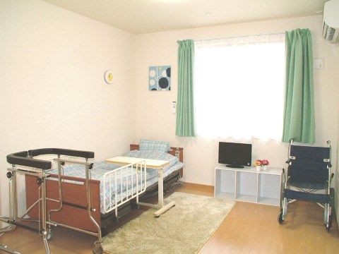 シルバーピュア由利本荘の居室。毎日を自分の好きにお過ごしいただける環境を揃えております。