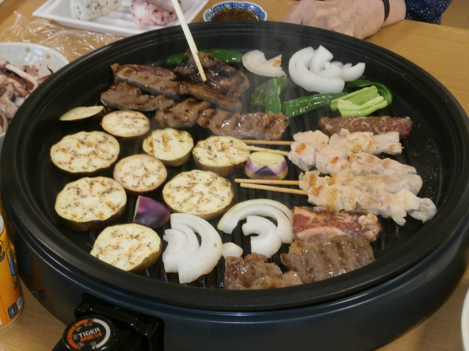 共同調理の食事準備風景