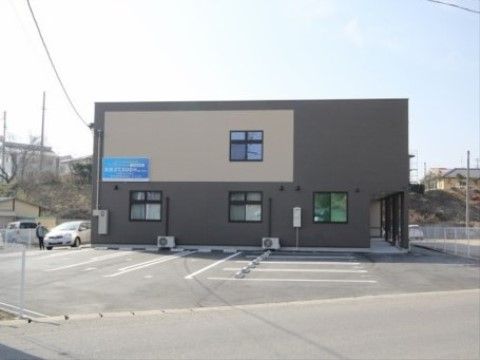 シニアパンション青森・小柳の外観。オシャレなモダンテイストの外観となっております。