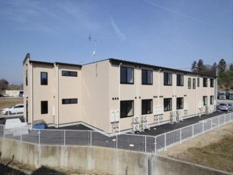 シニアパンション青森・東の外観。安心できるアットホームな雰囲気の施設外観です。館内はバリアフリーとなっております。