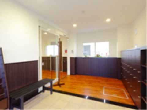 「おおだかの憩」のエントランスホール。車椅子や手押し車も入りやすい広いホールになっている。