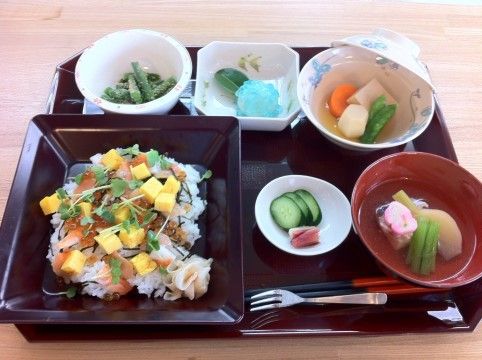 「たのしい家 葛西」の食事。栄養バランスに優れたお食事をお出ししている。