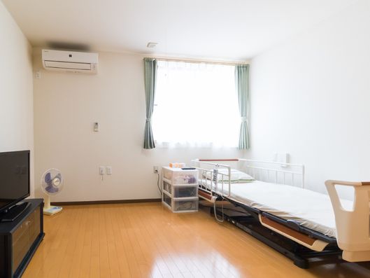 部屋のベッド周り