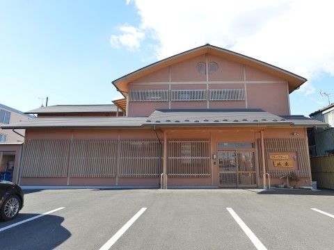 グループホーム城東の外観。落ち着き・風情のある外観となっております。落ち着いた、時間をゆっくりと感じることができる雰囲気です。