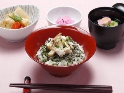 「ニチイホーム 江戸川」のお食事。選べるメニューがある。