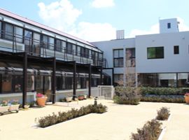 庭園付き施設の外観
