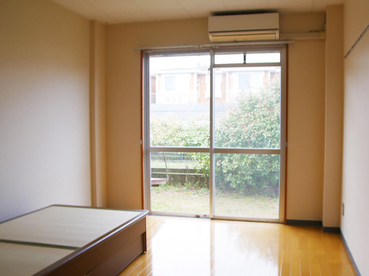明るい個室の一角
