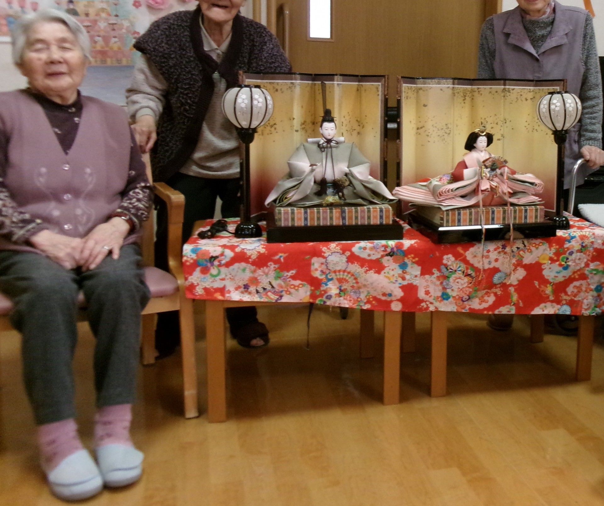 ひな祭りのお祝い風景