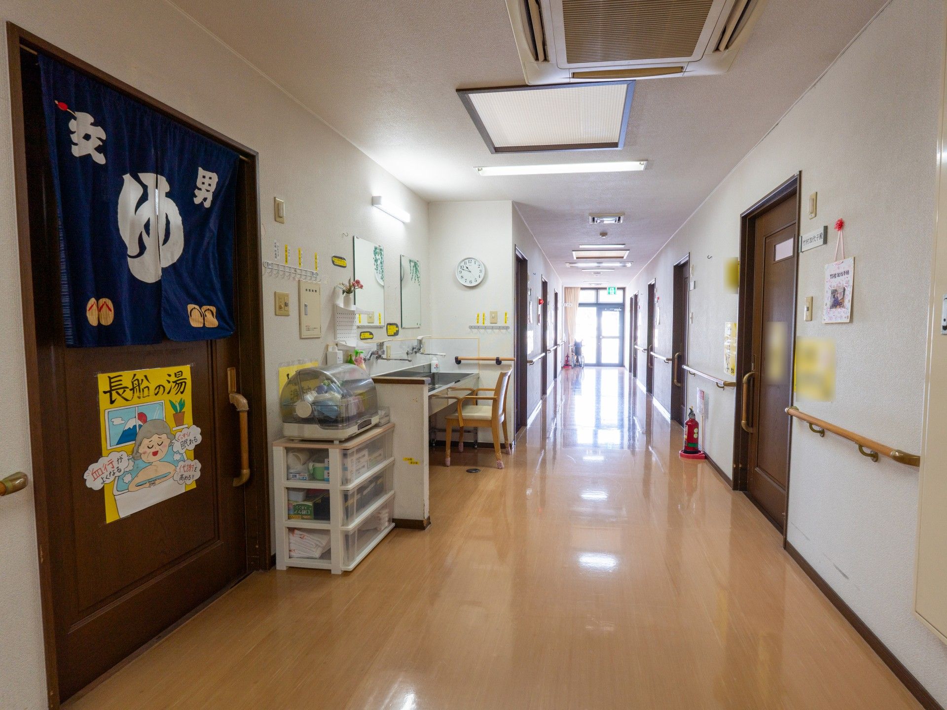 廊下と浴室の入口