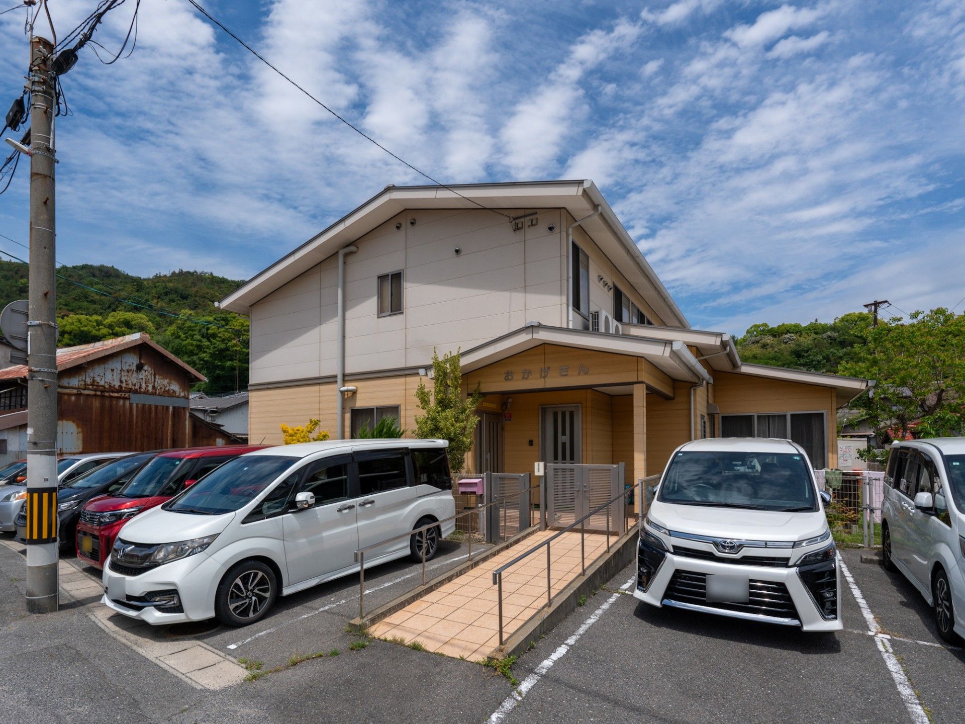 ゆったりとした施設外観