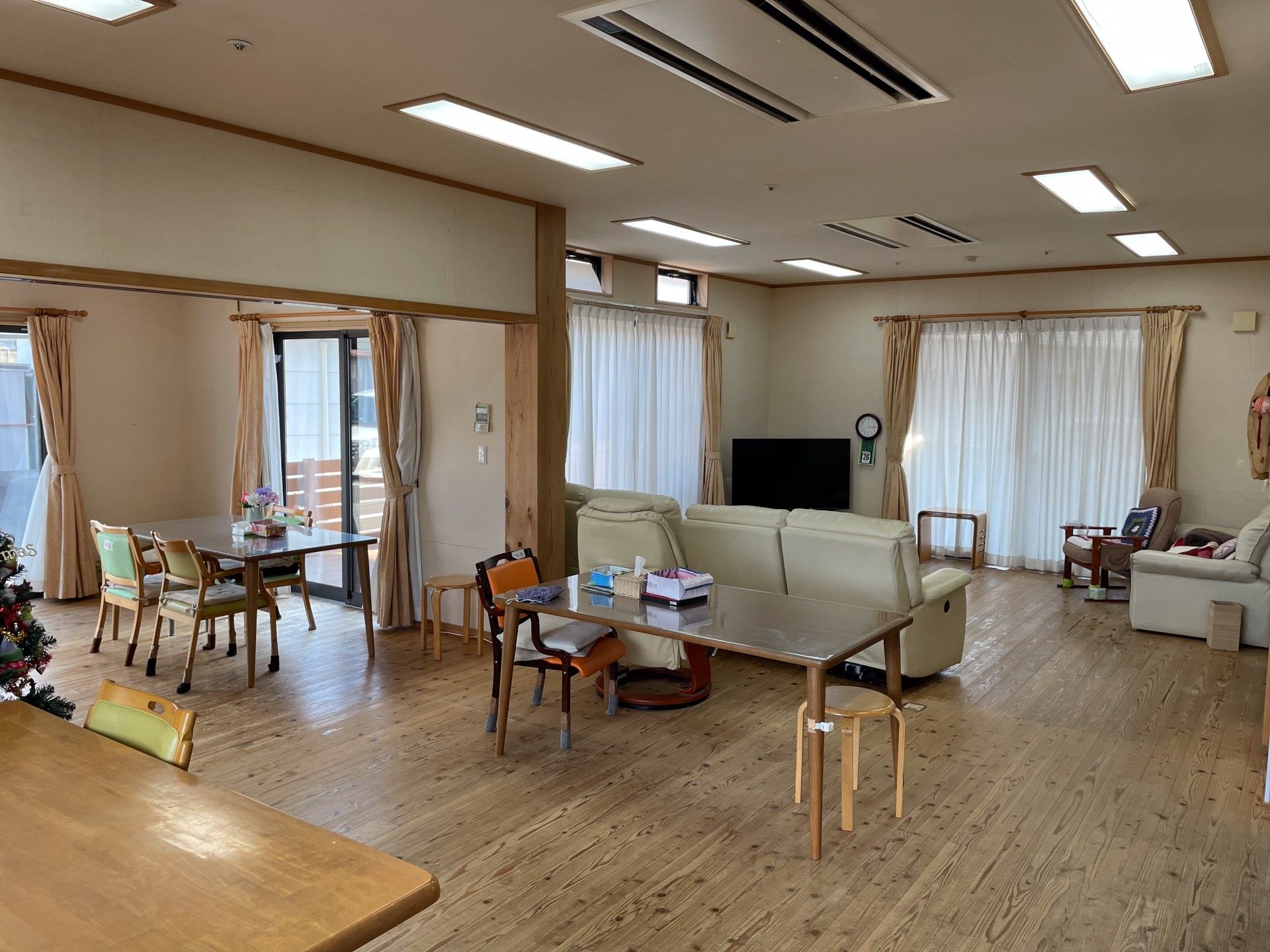 広々としたリビングルーム