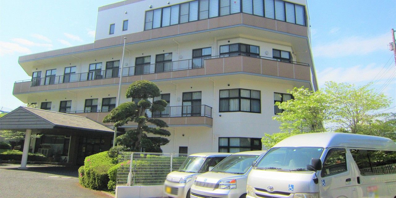 建物と駐車場