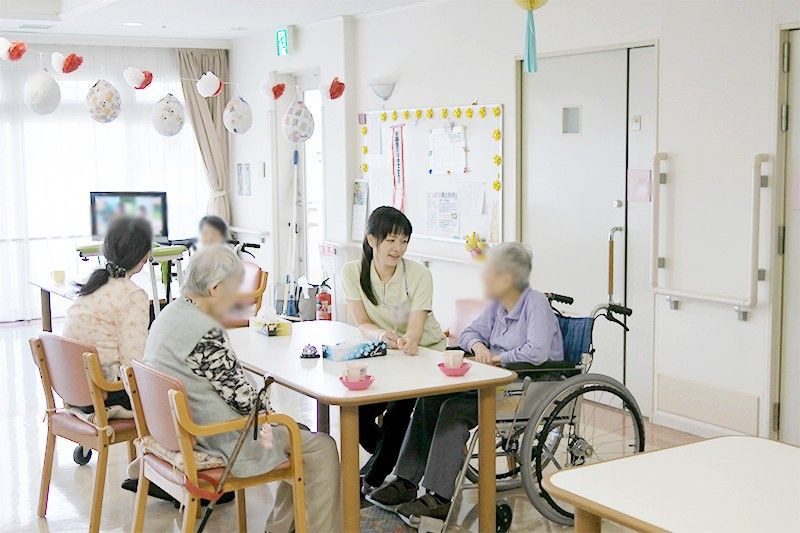 談話を楽しむテーブル
