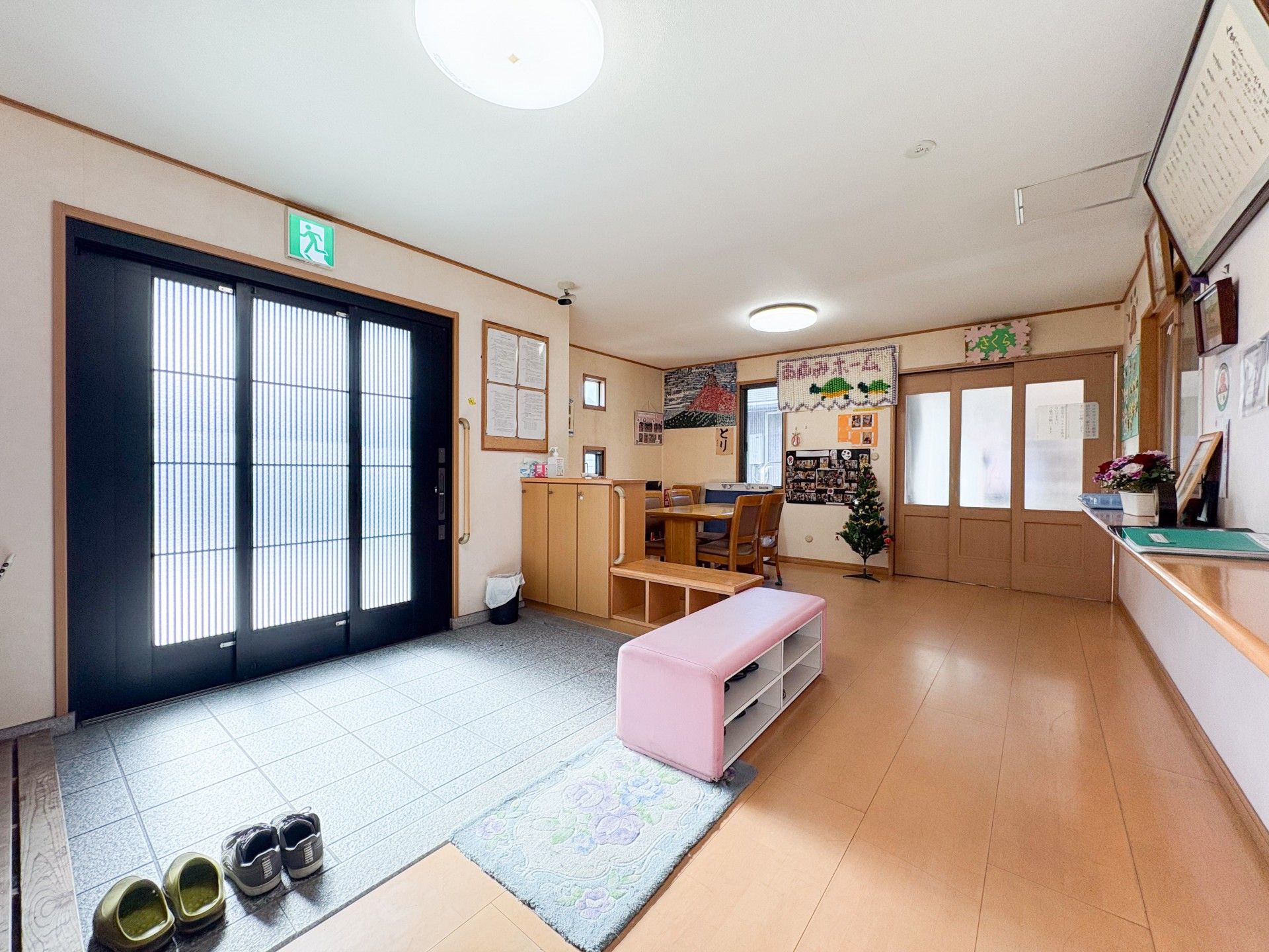 明るい玄関ホール