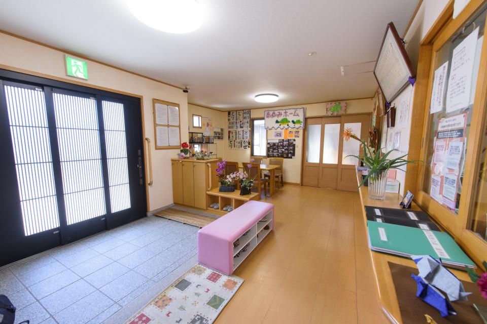 暖かみのあるエントランス