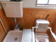 介護施設のトイレと洗面所