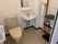 清潔なトイレと洗面台