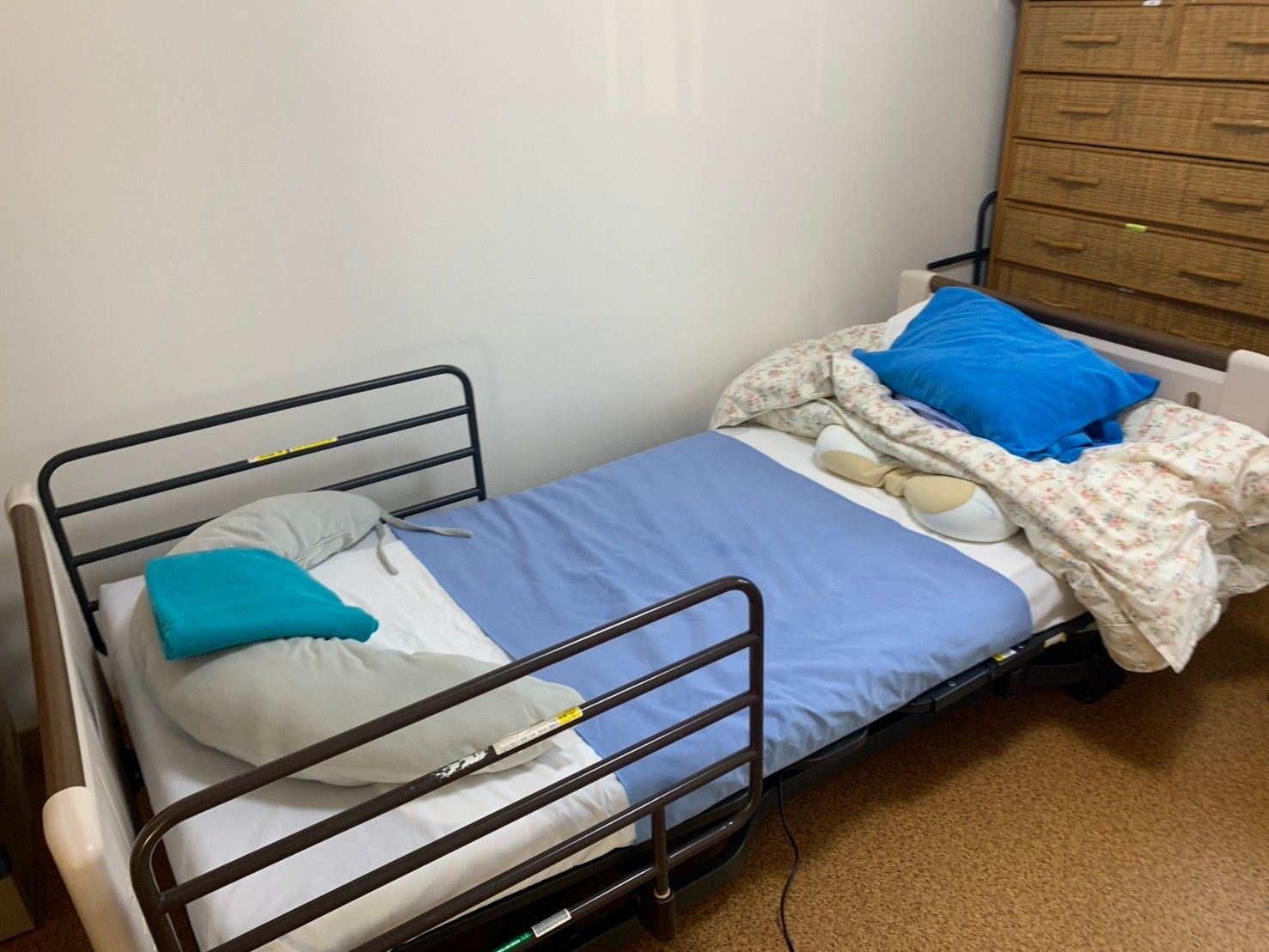 整えられたベッドの部屋