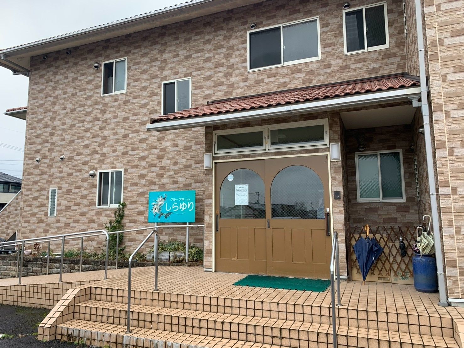 エントランスの外観