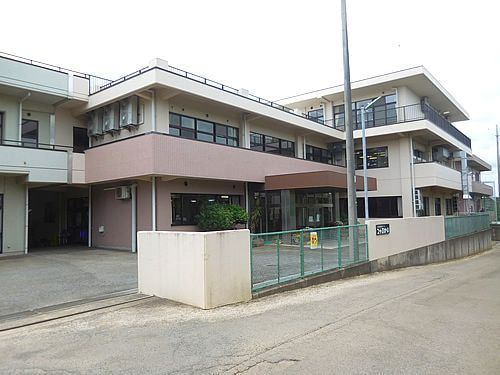 ゆったりとした施設外観