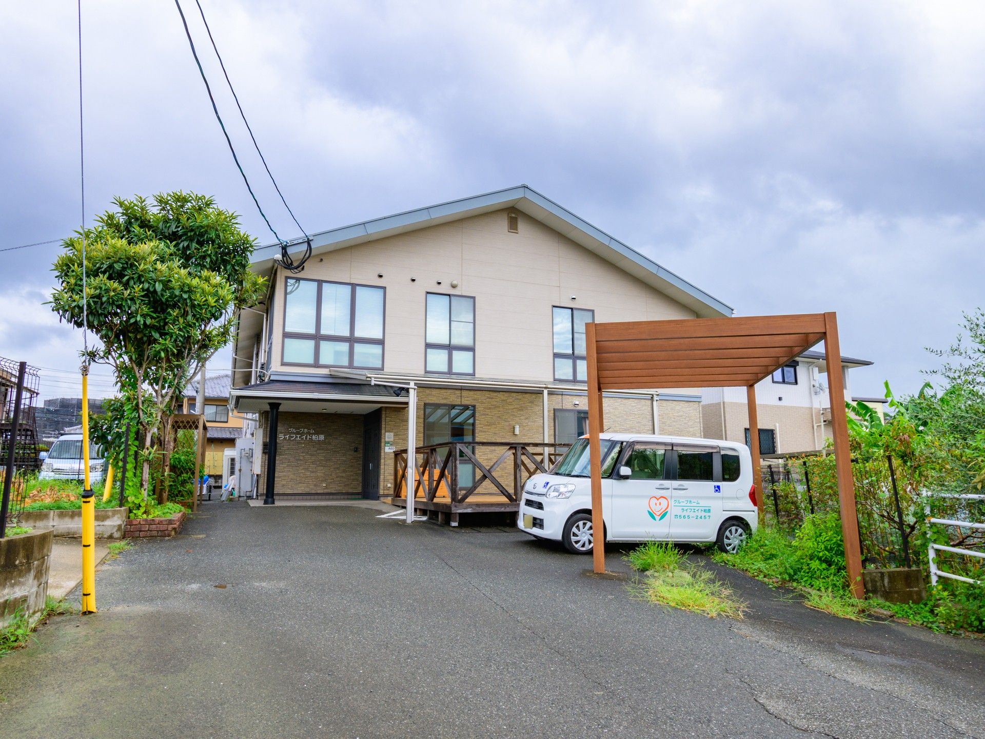 ゆったりとした施設の外観