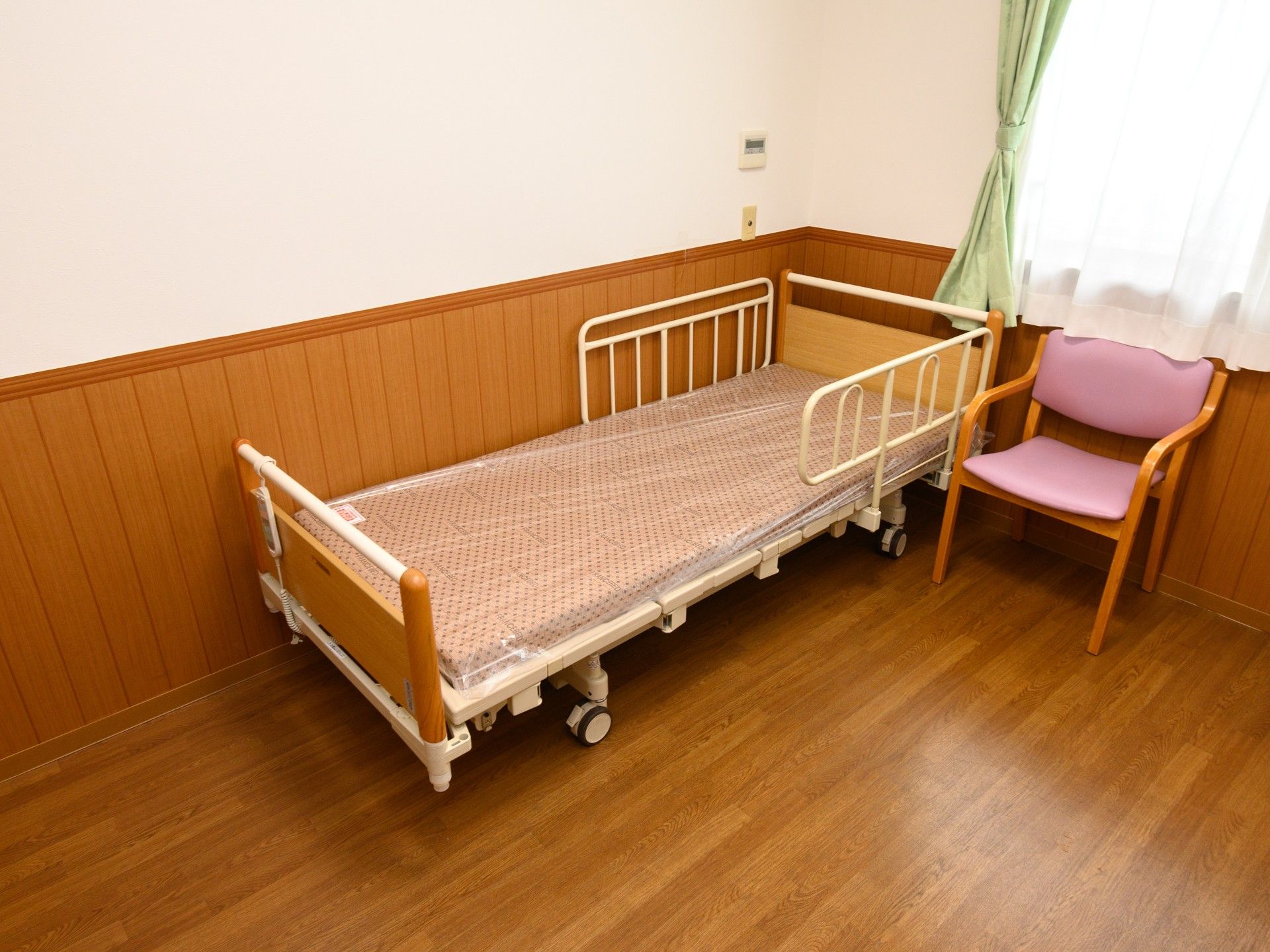 快適な個室の寝室