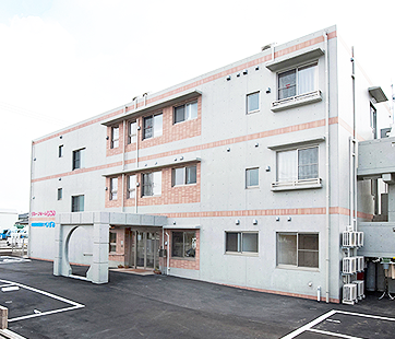 ゆったりとした施設外観