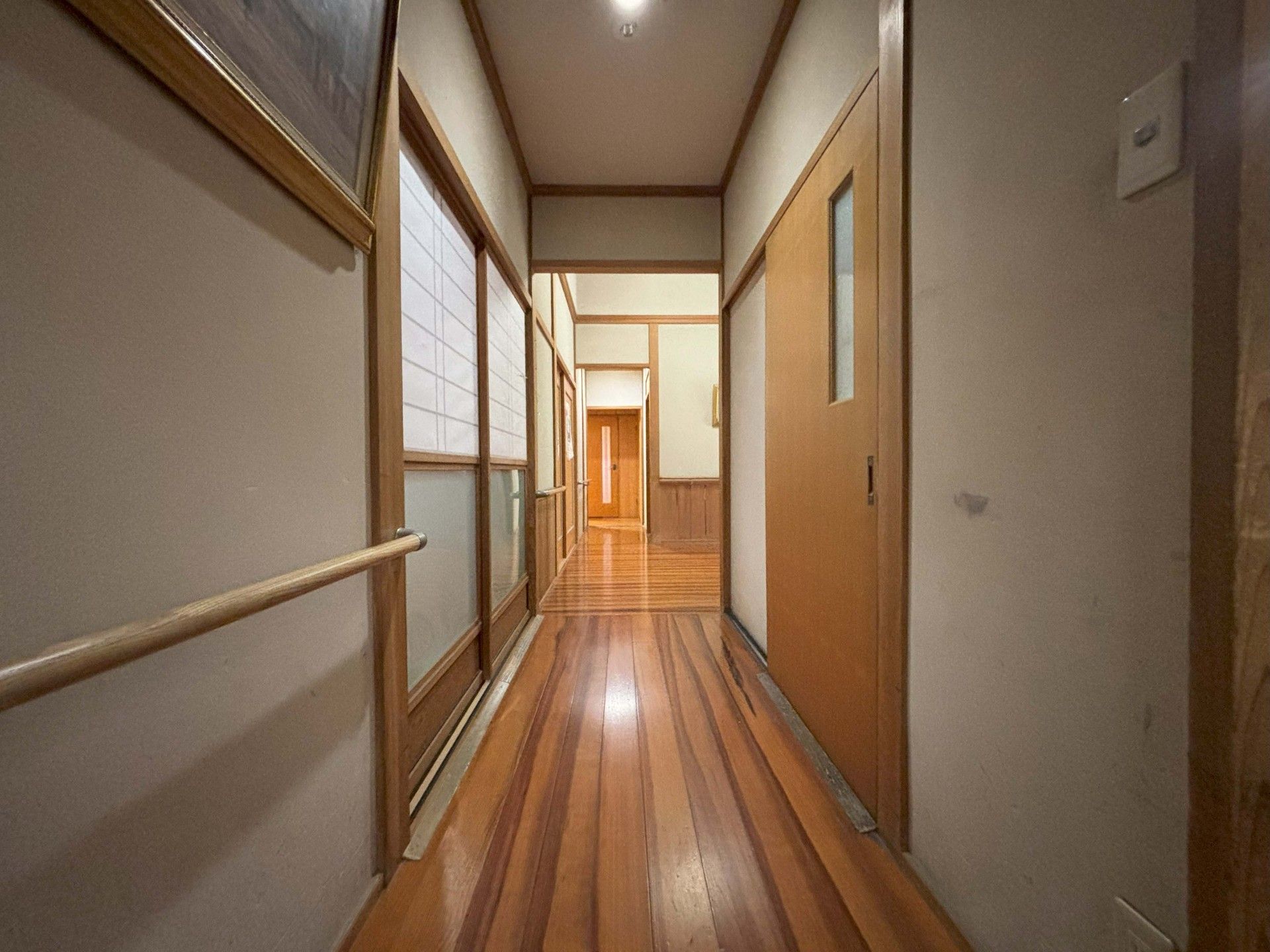温かみのある廊下