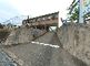 ゆったりとしたアプローチのある建物