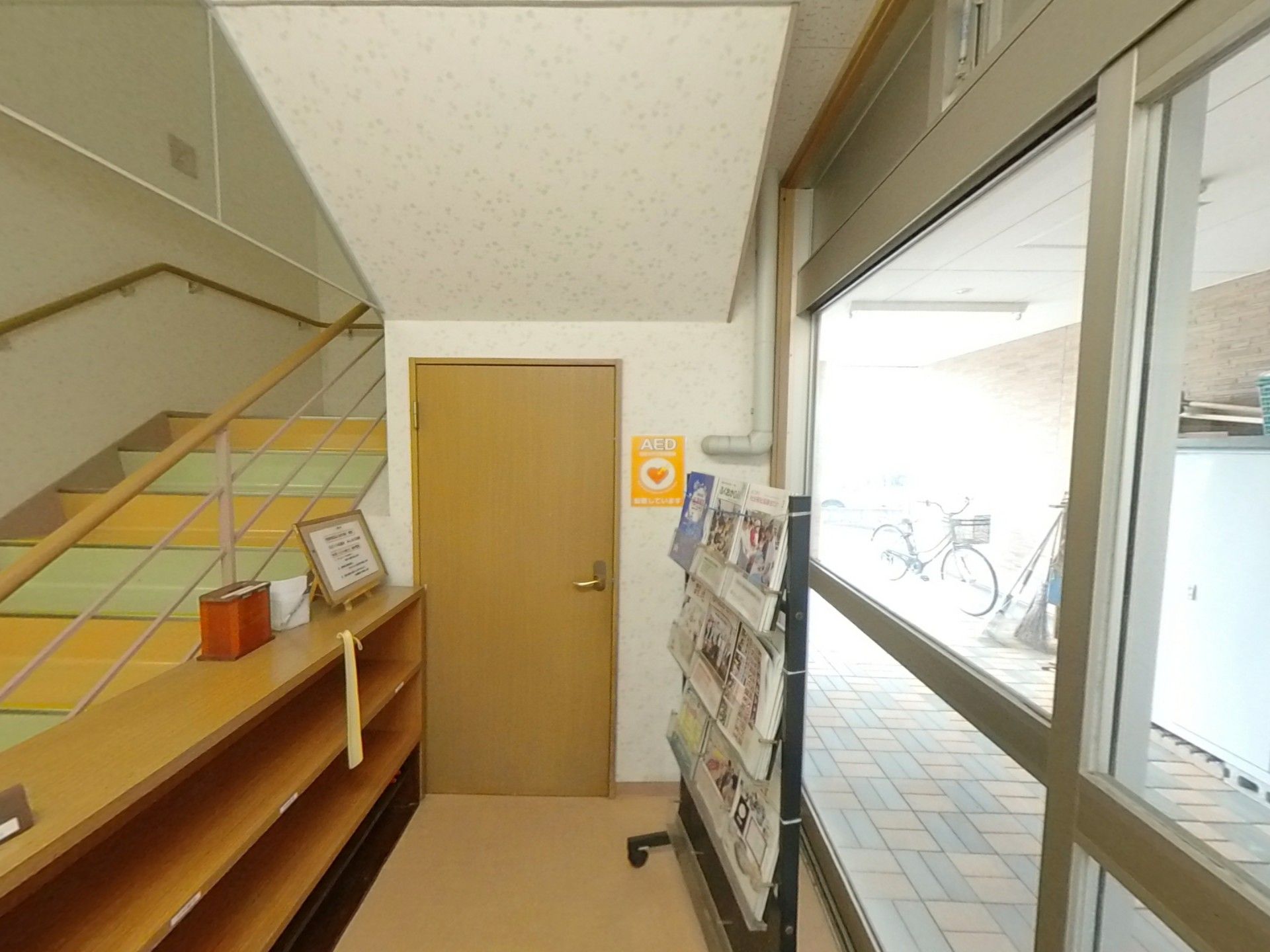 明るいエントランスホール