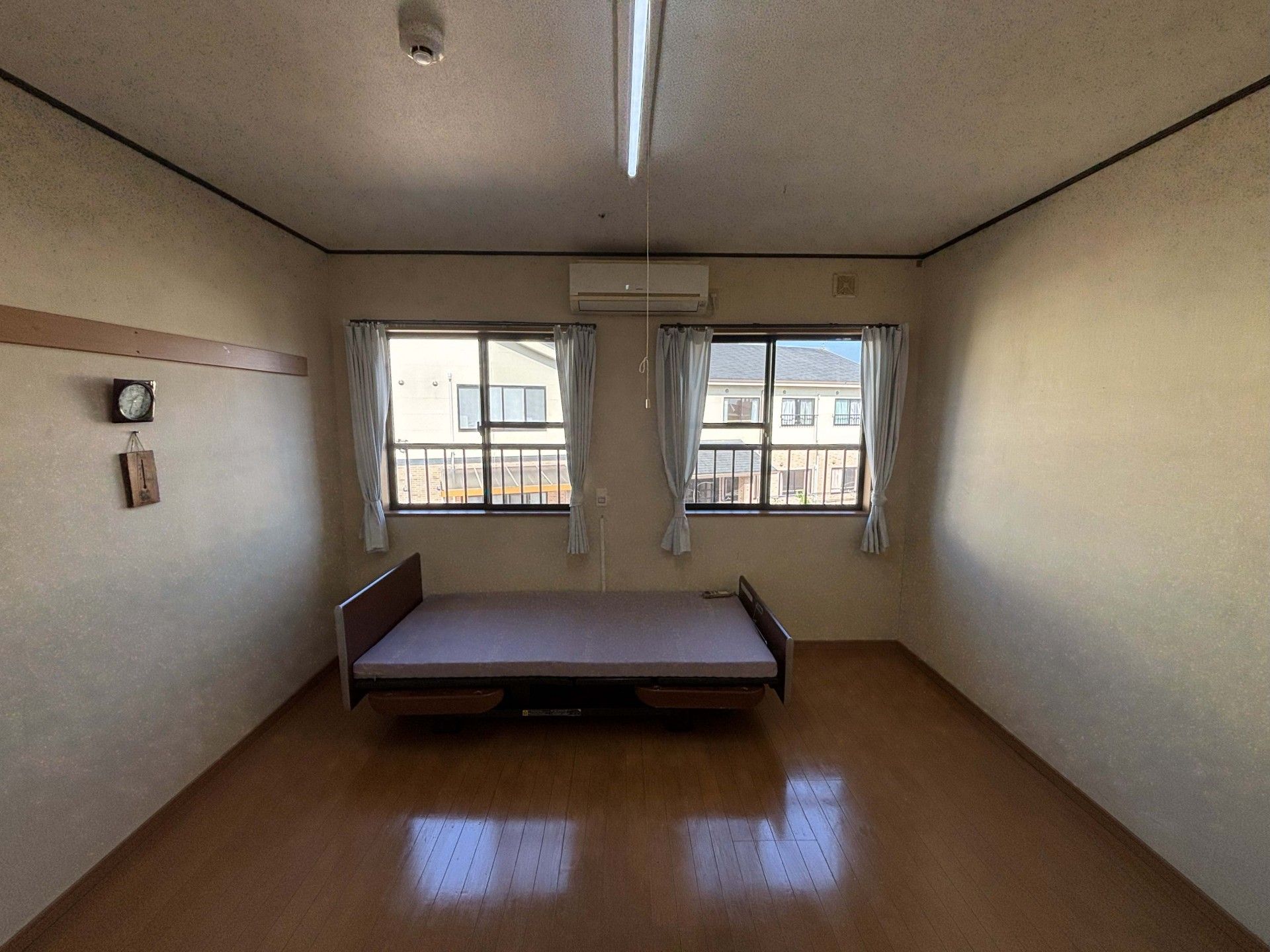 シンプルな個室の様子