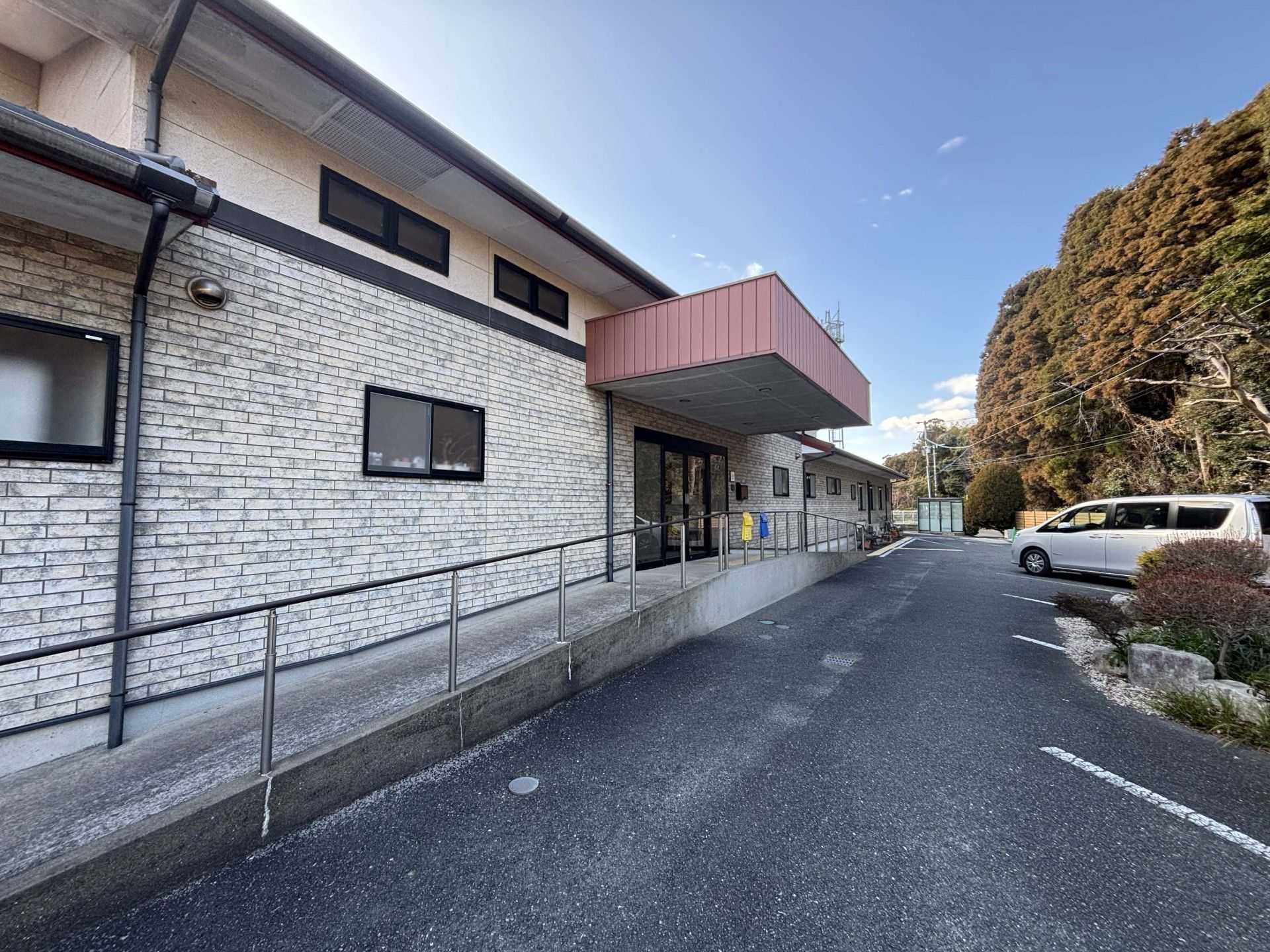 エントランスの外観