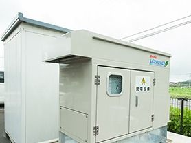 非常用の発電機が置いてある写真。施設内に用意された設備のひとつ