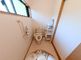 バリアフリー設計のトイレ空間