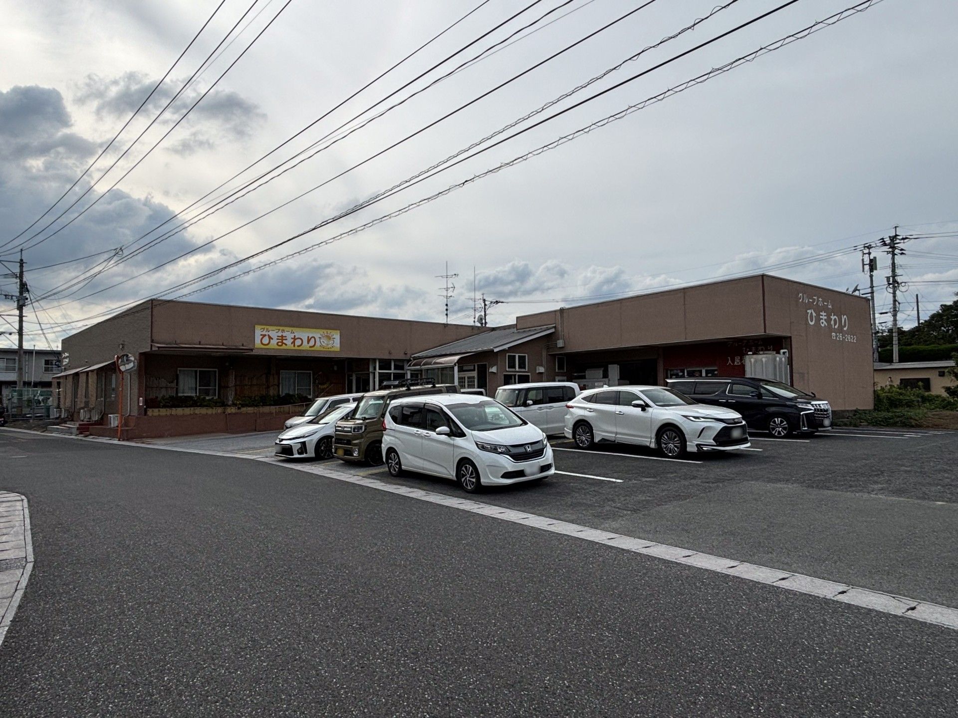ゆったりとした駐車場の施設
