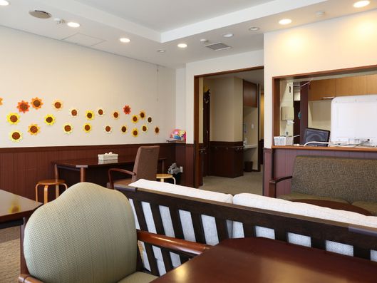 リビングから廊下方面を見た様子