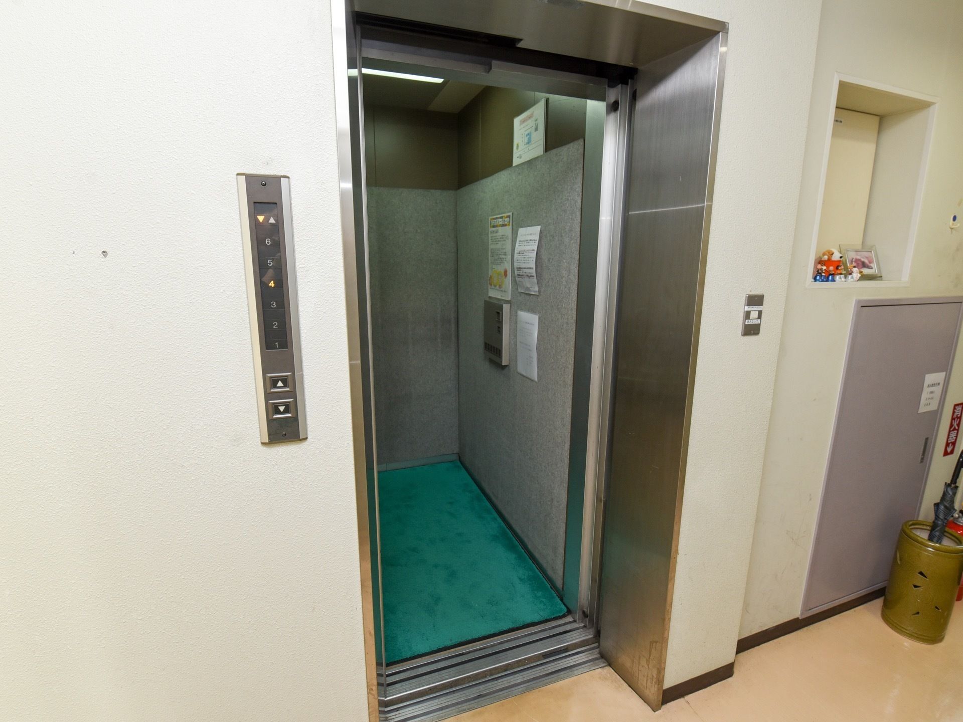 施設内はエレベーターを完備している。6階建てなので、足腰に不安がある方も安心して移動することができる。