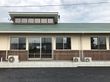 ゆったりとした外観の建物