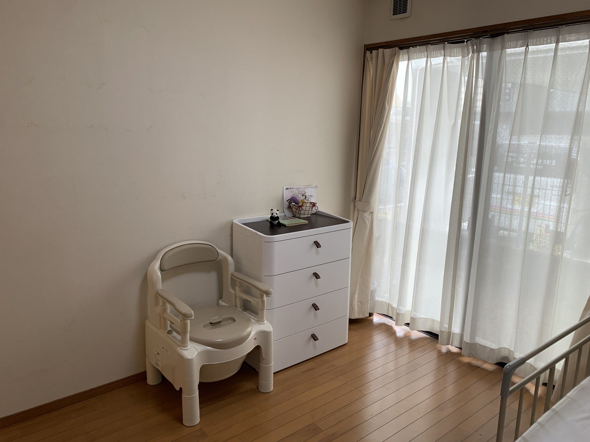 明るい部屋の一角