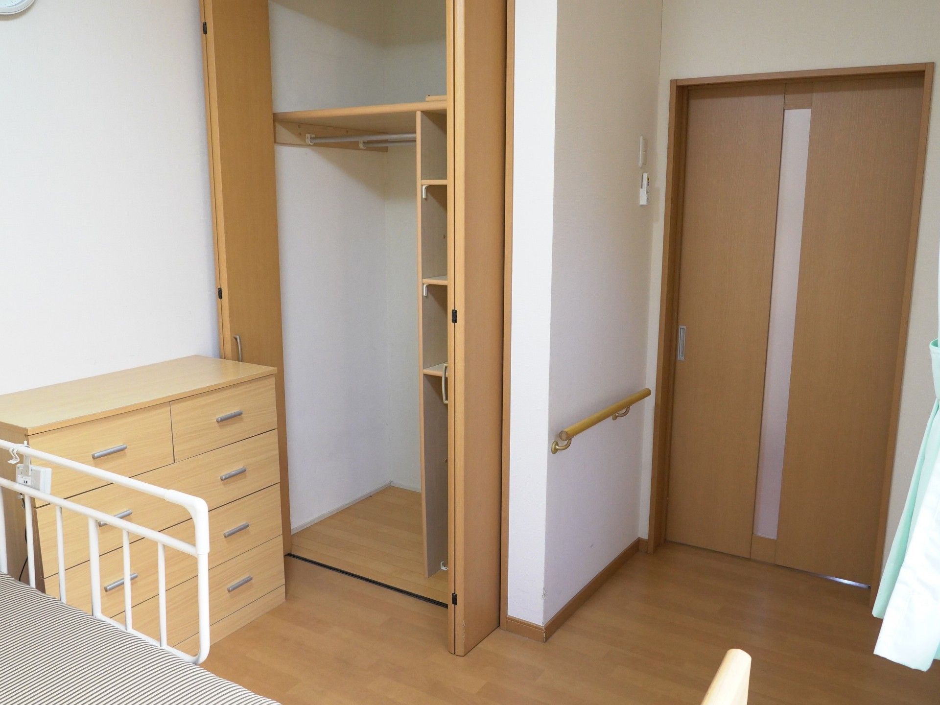 収納と出入口の部屋