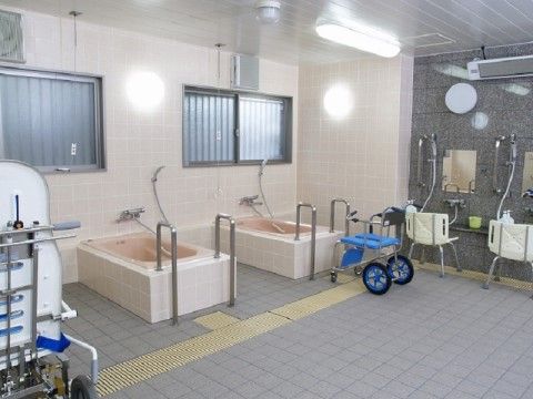 入居者様に浴室を安全にご利用いただけるように、浴室と脱衣所で適宜空調設備を使用して室温を統一している。