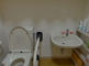 介護施設内の清潔なトイレ空間
