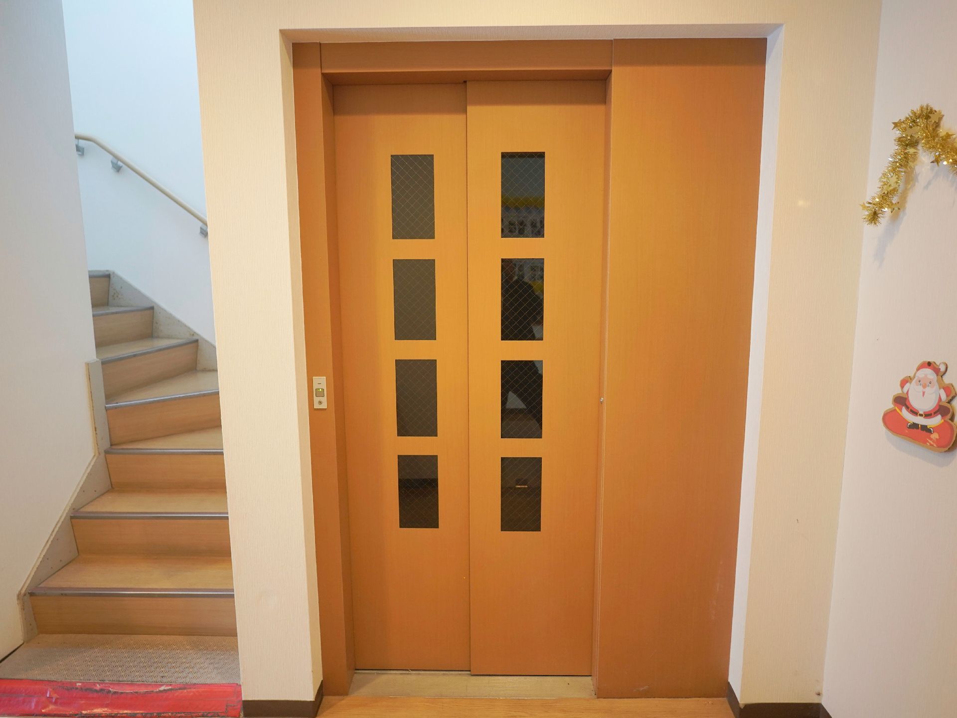 施設内エレベーター